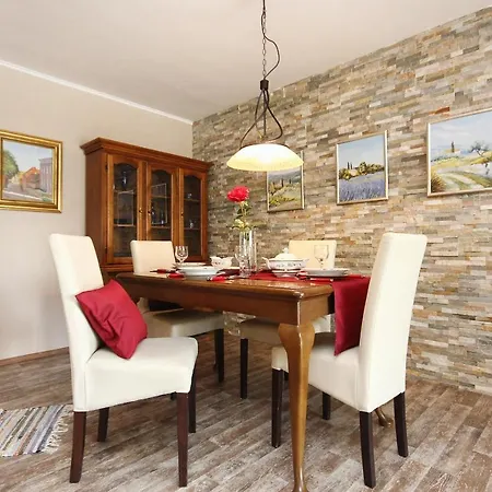 Family Friendly House With A Swimming Pool Pozorac, Trogir - 10317 بيت للعطل مارينا