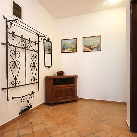 Family Friendly House With A Swimming Pool Pozorac, Trogir - 10317 بيت للعطل *